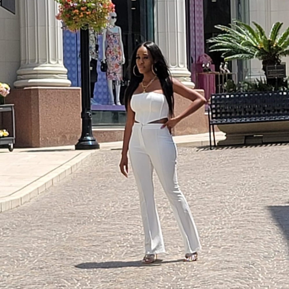 Beautiful women’s pant set - Picture 3 of 12